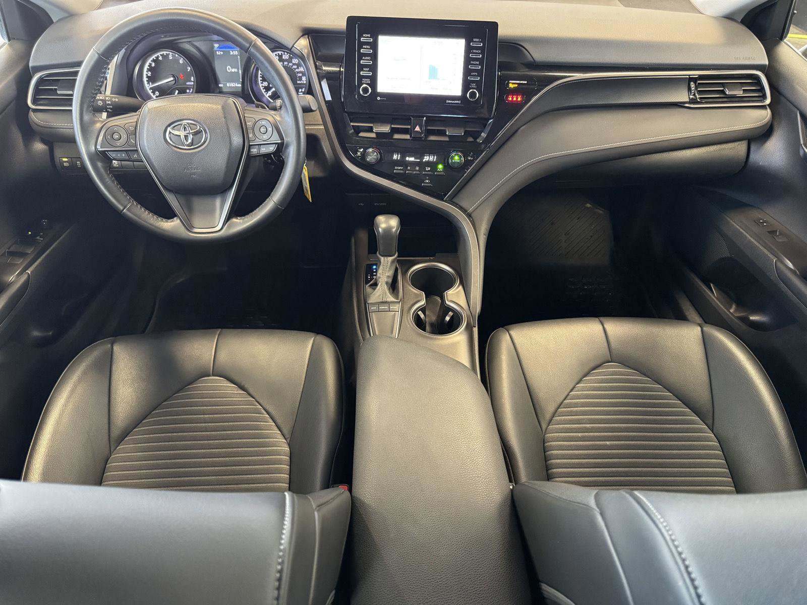 Used 2022 Toyota Camry SE image 19