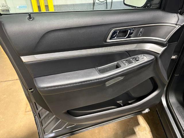 Certified 2017 Ford Explorer XLT w/ Equipment Group 202A AWD/4WD image 19