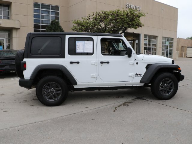 Used 2025 Jeep Wrangler Unlimited Sport AWD/4WD image 7