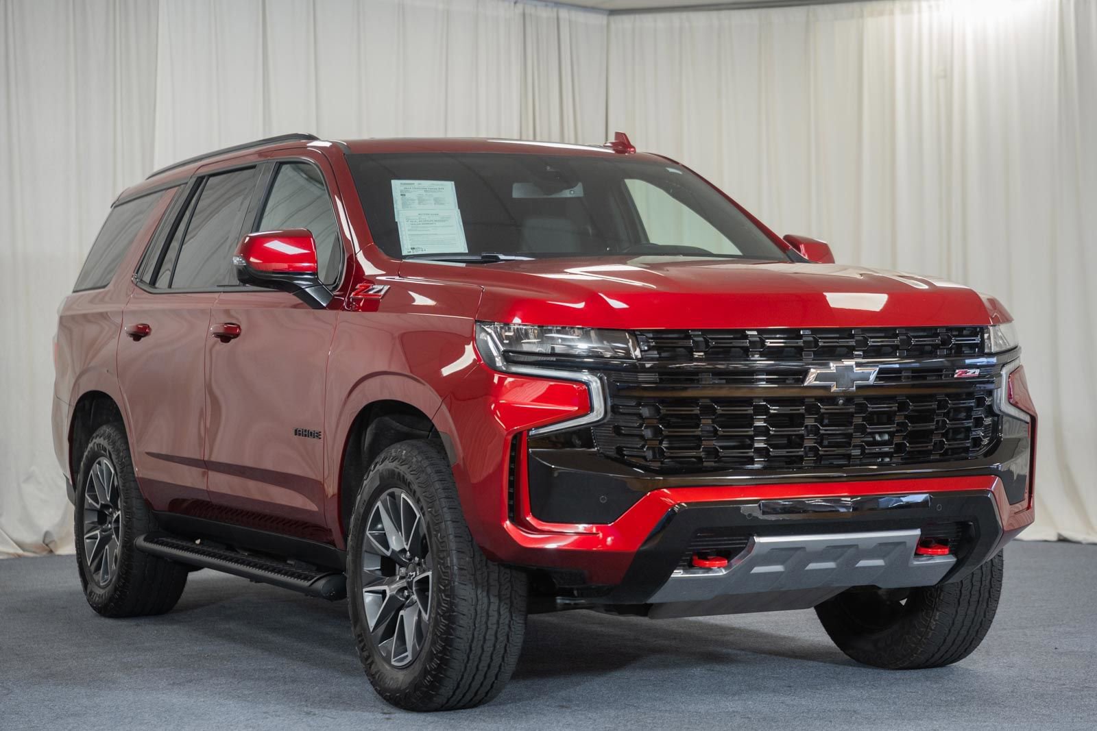 Used 2023 Chevrolet Tahoe Z71 w/ Luxury Package AWD/4WD image 1