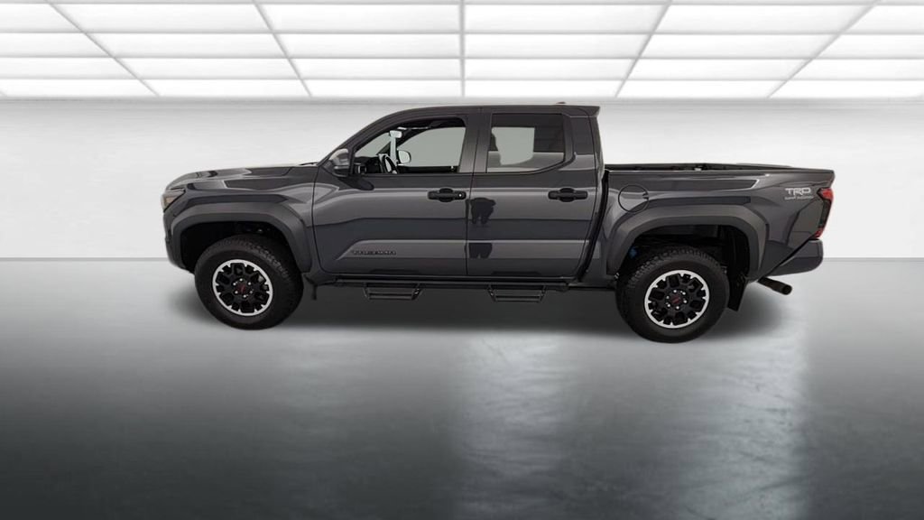 Used 2024 Toyota Tacoma TRD Off-Road AWD/4WD image 4