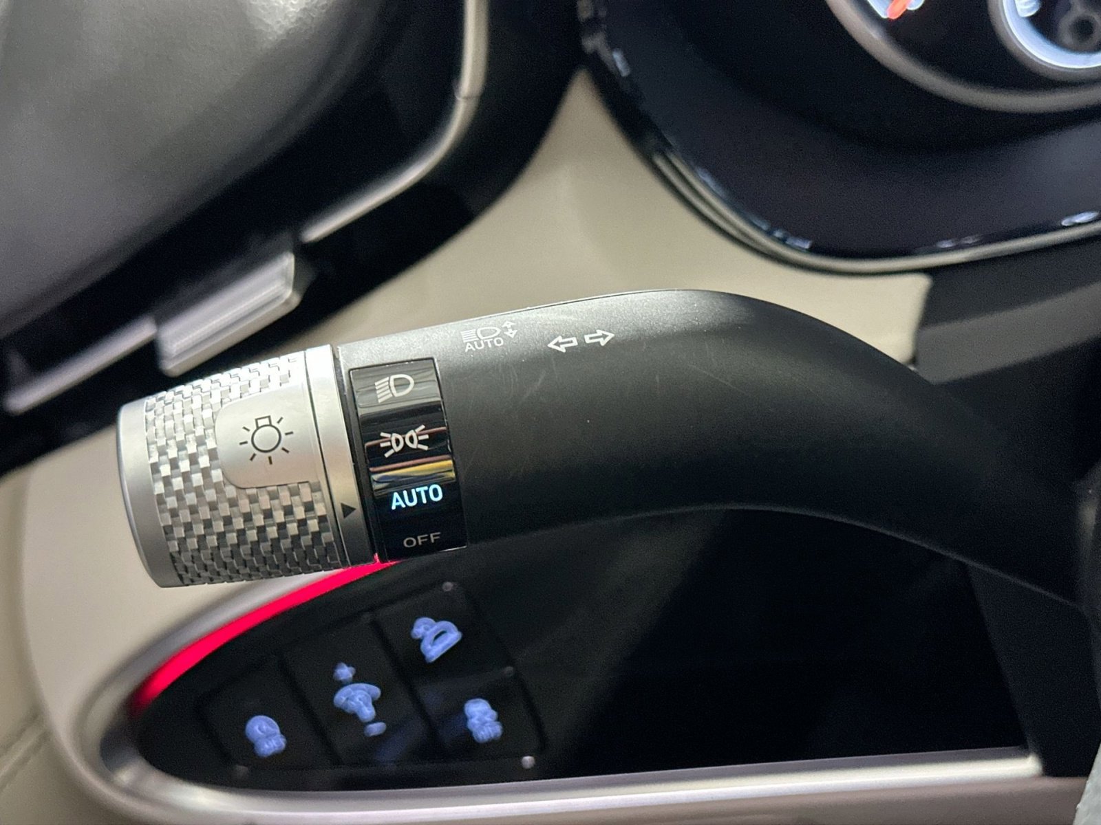 Used 2024 Genesis GV70 2.5T w/ Advanced Package image 31