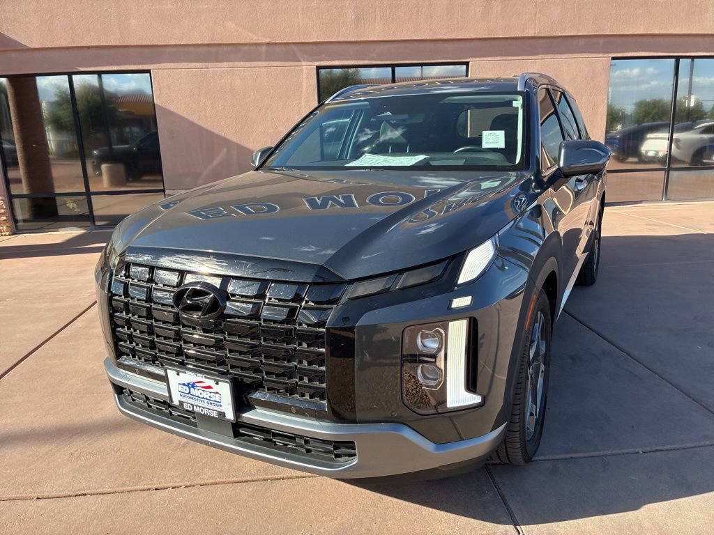 Used 2023 Hyundai Palisade Limited FWD image 2