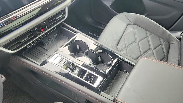 Used 2025 Volkswagen Atlas Peak Edition SE image 15