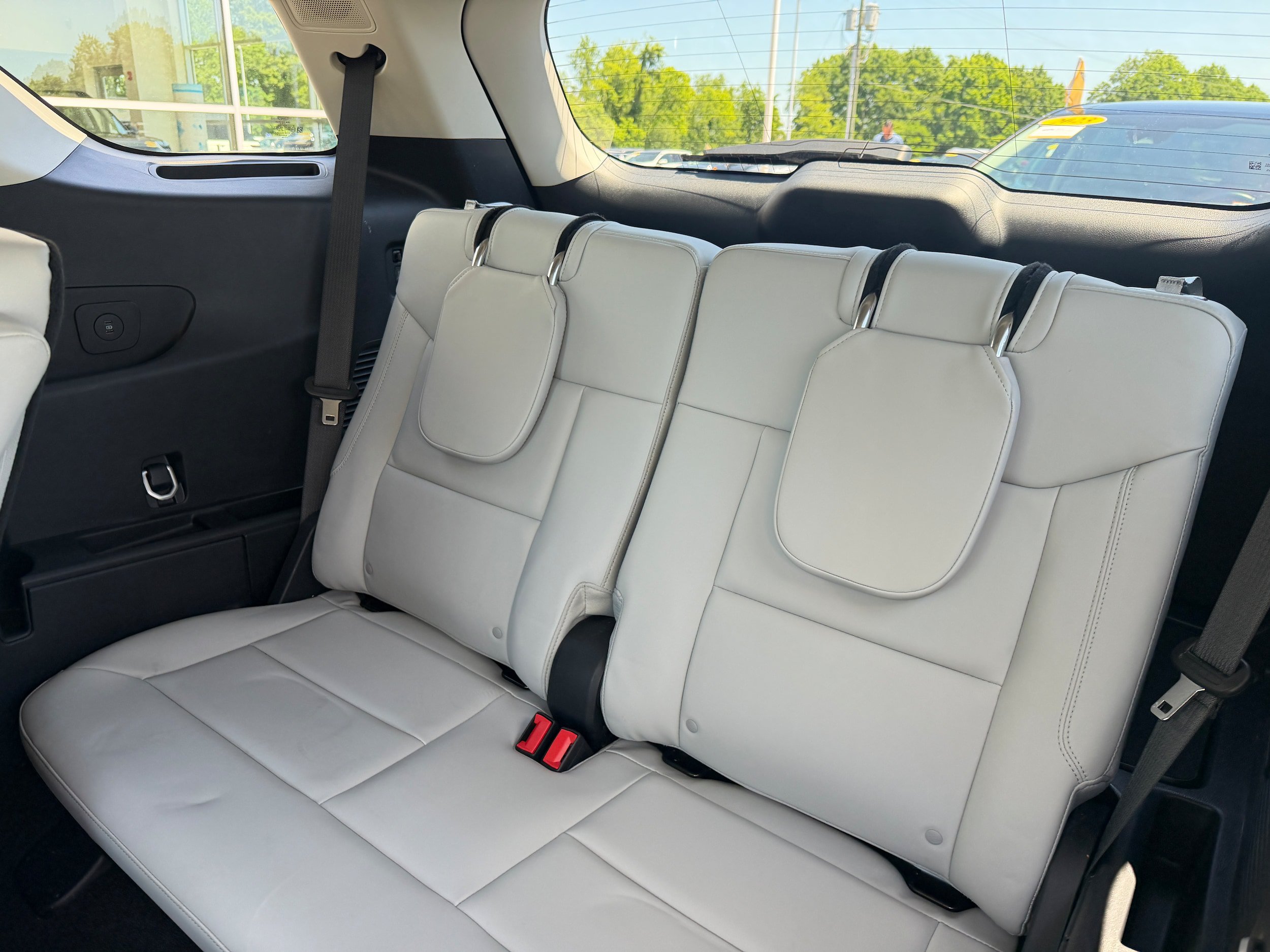 Certified 2025 Ford Explorer Platinum w/ LUX Leather Package AWD/4WD image 22