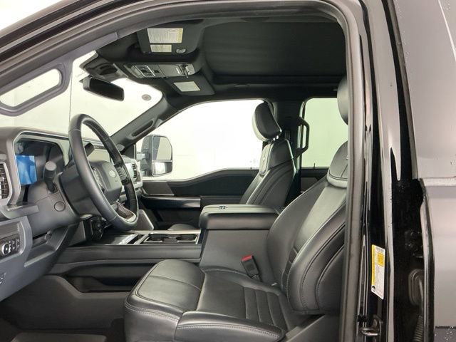 Certified 2025 Ford F450 Platinum w/ FX4 Off-Road Package AWD/4WD image 18