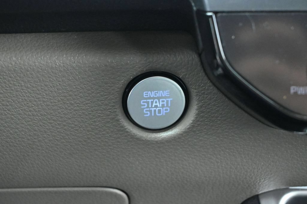 Used 2026 Kia Carnival FWD image 14