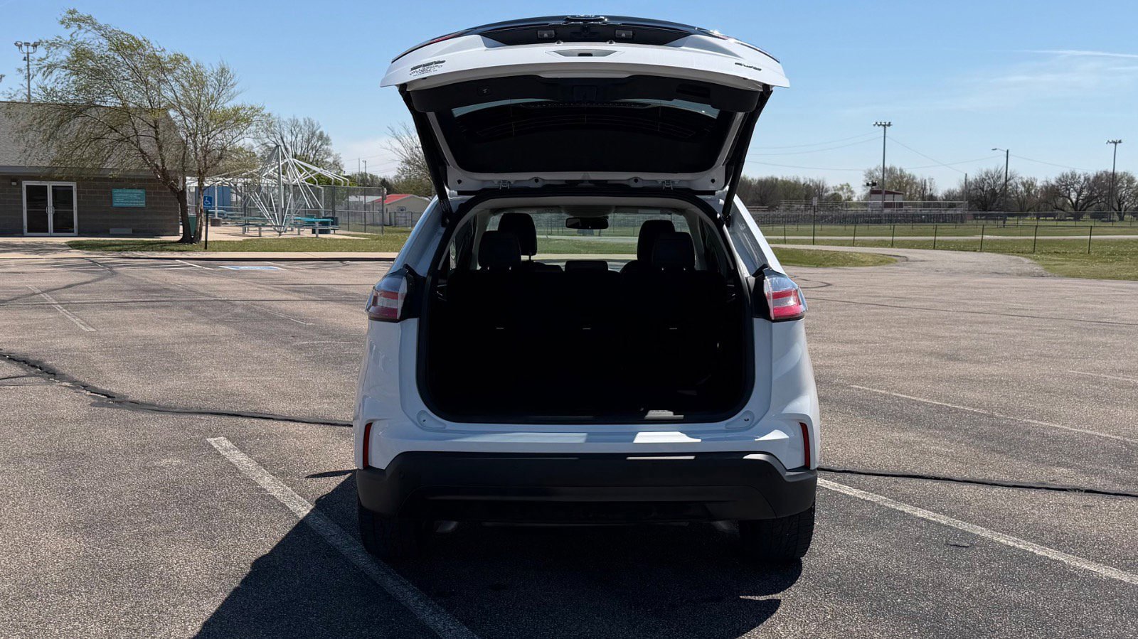 Certified 2022 Ford Edge SEL w/ Sport Appearance Package AWD/4WD image 5