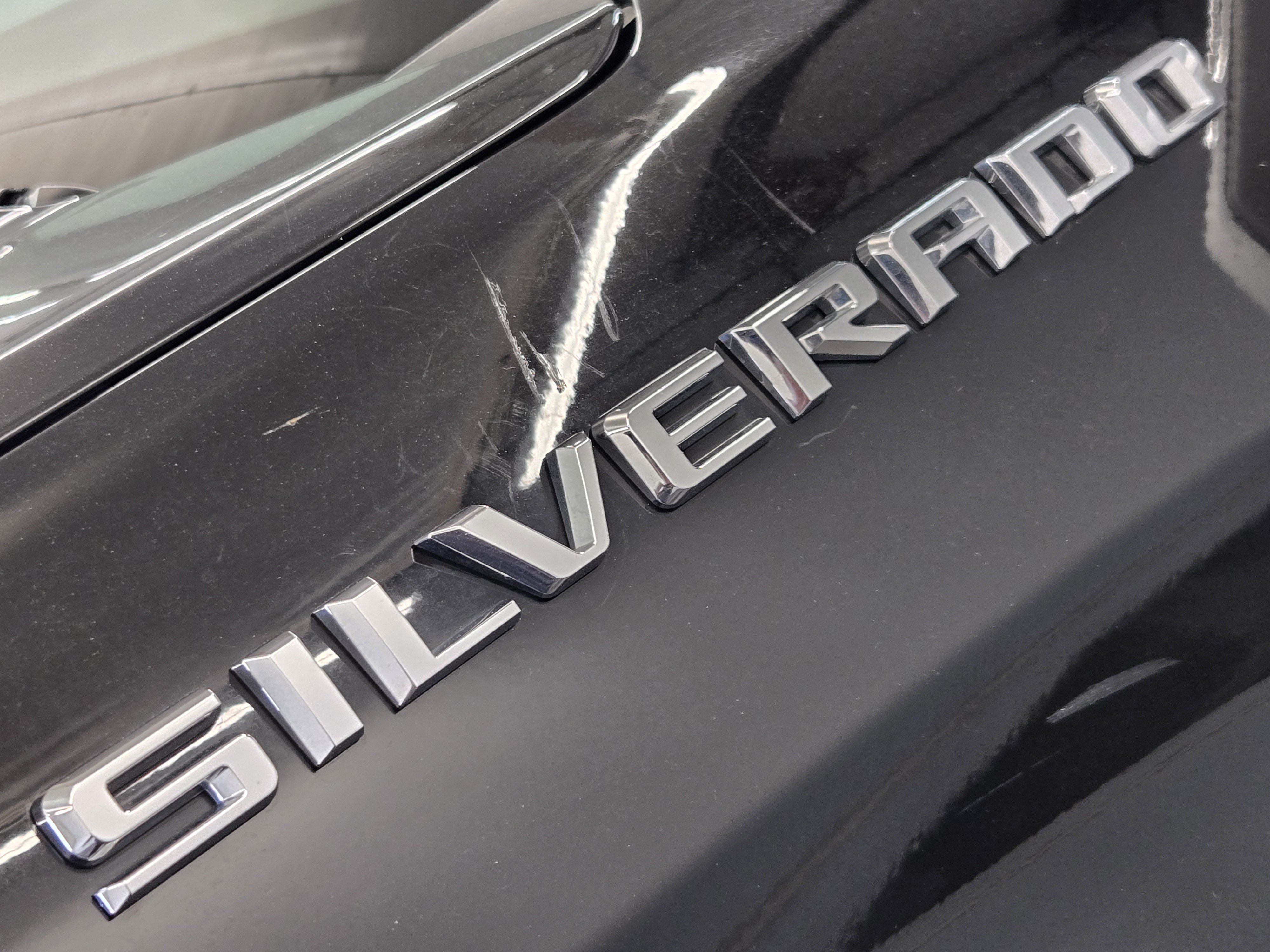 Used 2025 Chevrolet Silverado 1500 LT AWD/4WD image 11