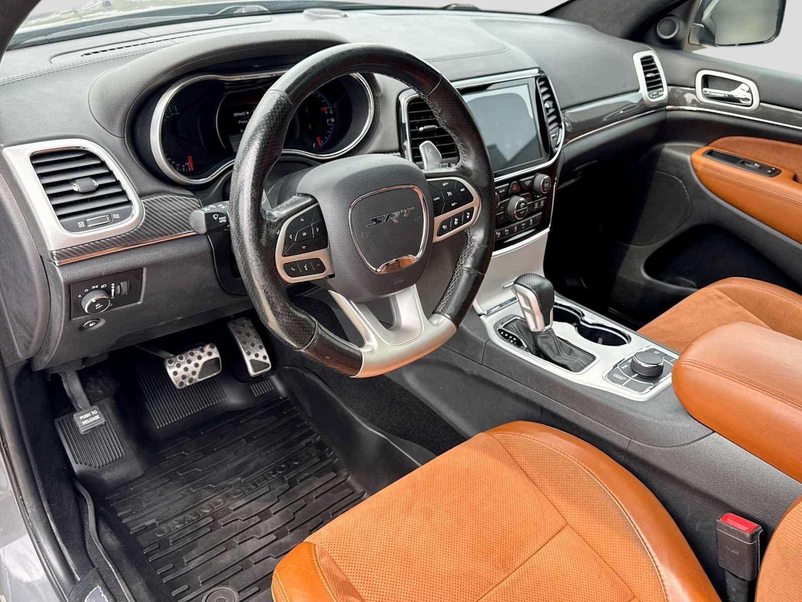 Used 2020 Jeep Grand Cherokee SRT w/ Trailer Tow Group IV AWD/4WD image 2