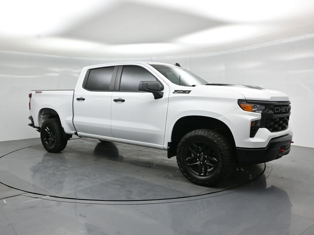 Used 2024 Chevrolet Silverado 1500 Custom Trail Boss w/ LPO, Dark Essentials Package image 3