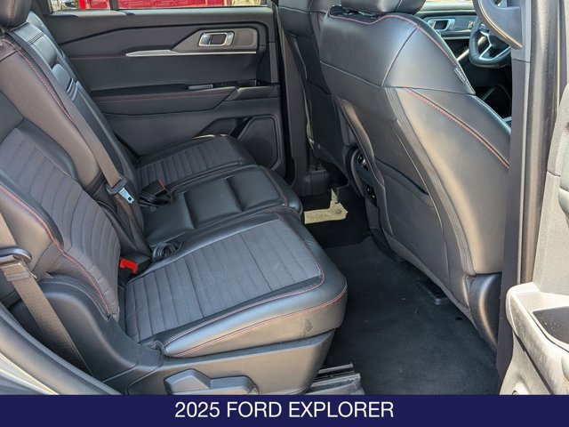 Certified 2025 Ford Explorer ST-Line w/ ST-Line Street Pack AWD/4WD image 24