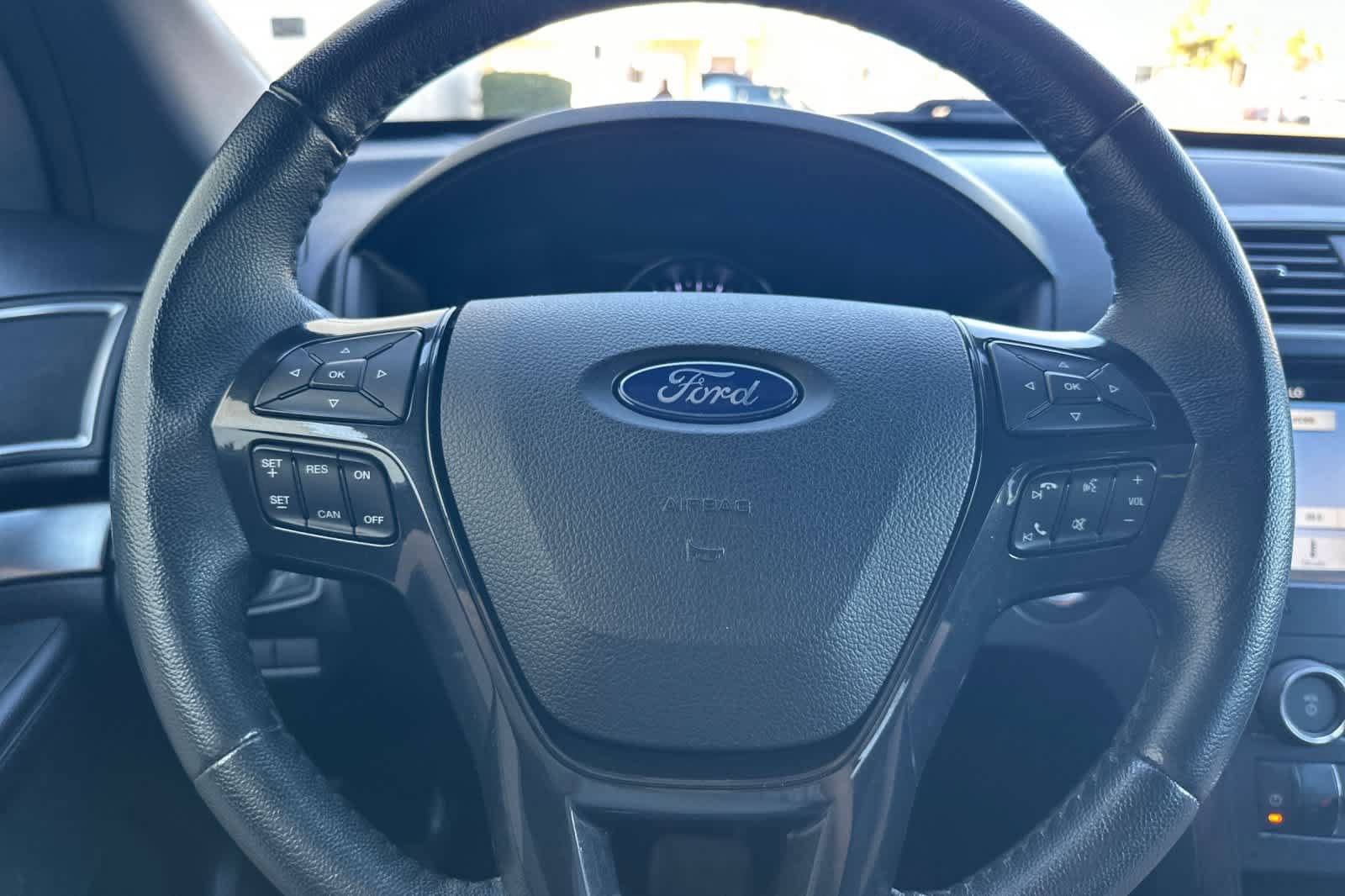 Certified 2019 Ford Explorer XLT w/ Equipment Group 201A AWD/4WD image 25