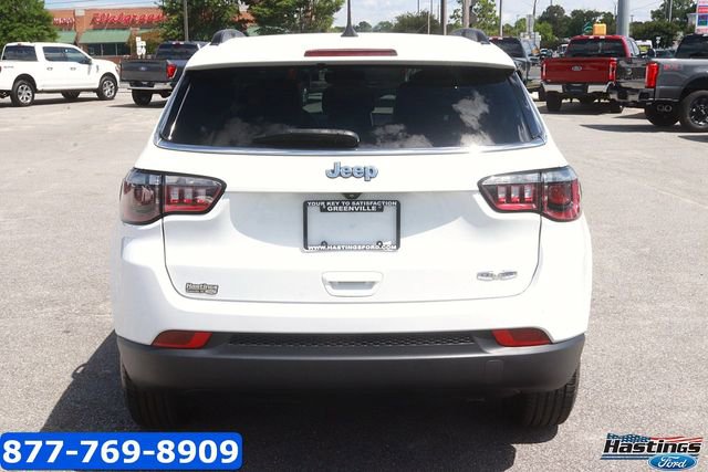 Used 2022 Jeep Compass Latitude w/ Sun and Sound Group FWD image 6