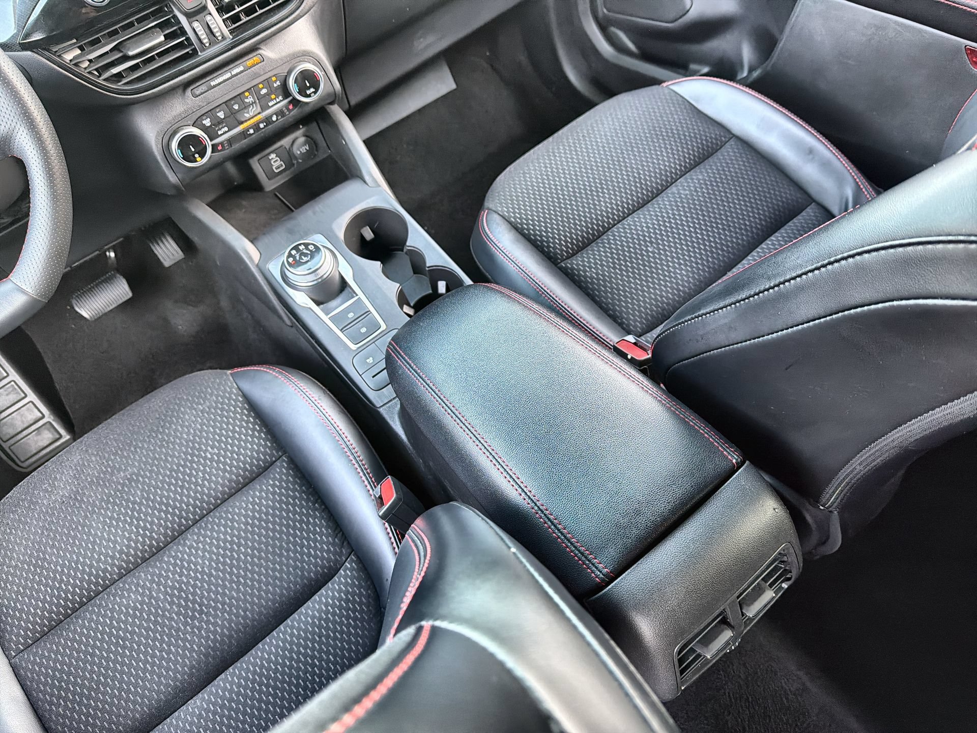 Certified 2025 Ford Escape ST-Line Select AWD/4WD image 19