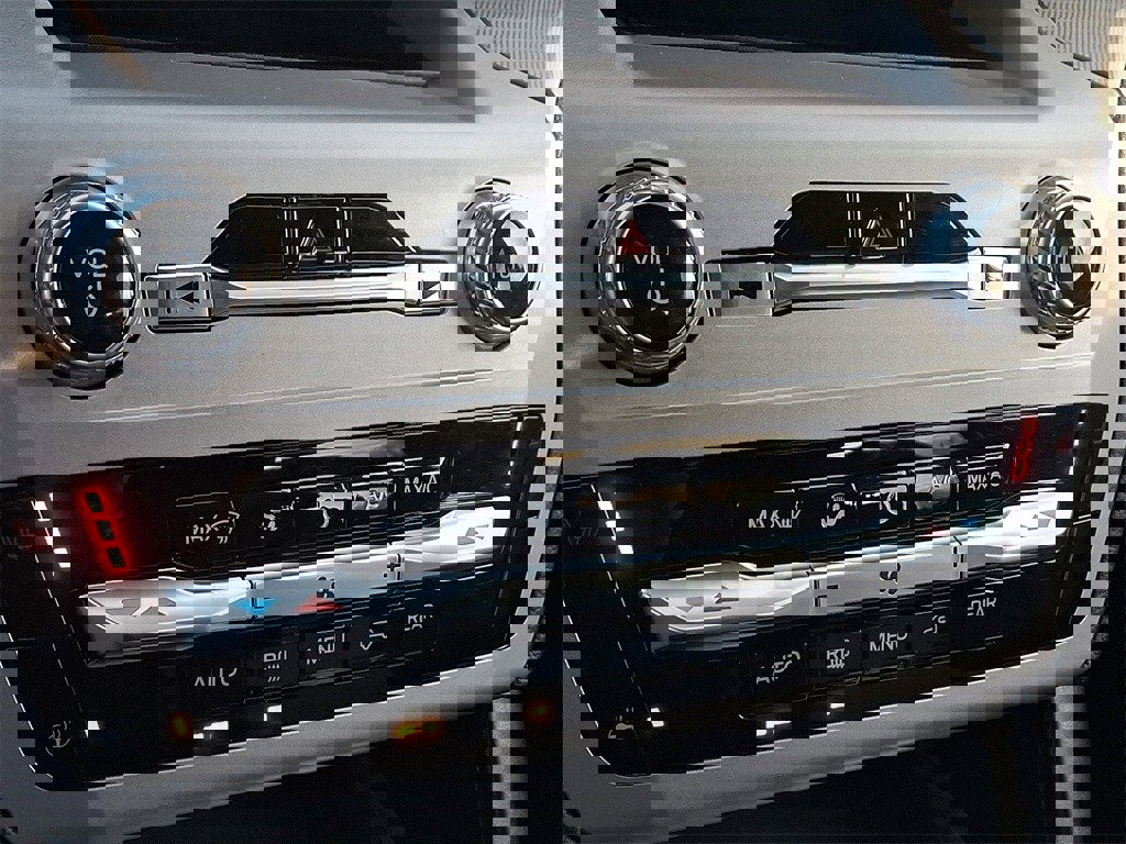 Certified 2023 Ford Explorer XLT w/ Equipment Group 202A image 17