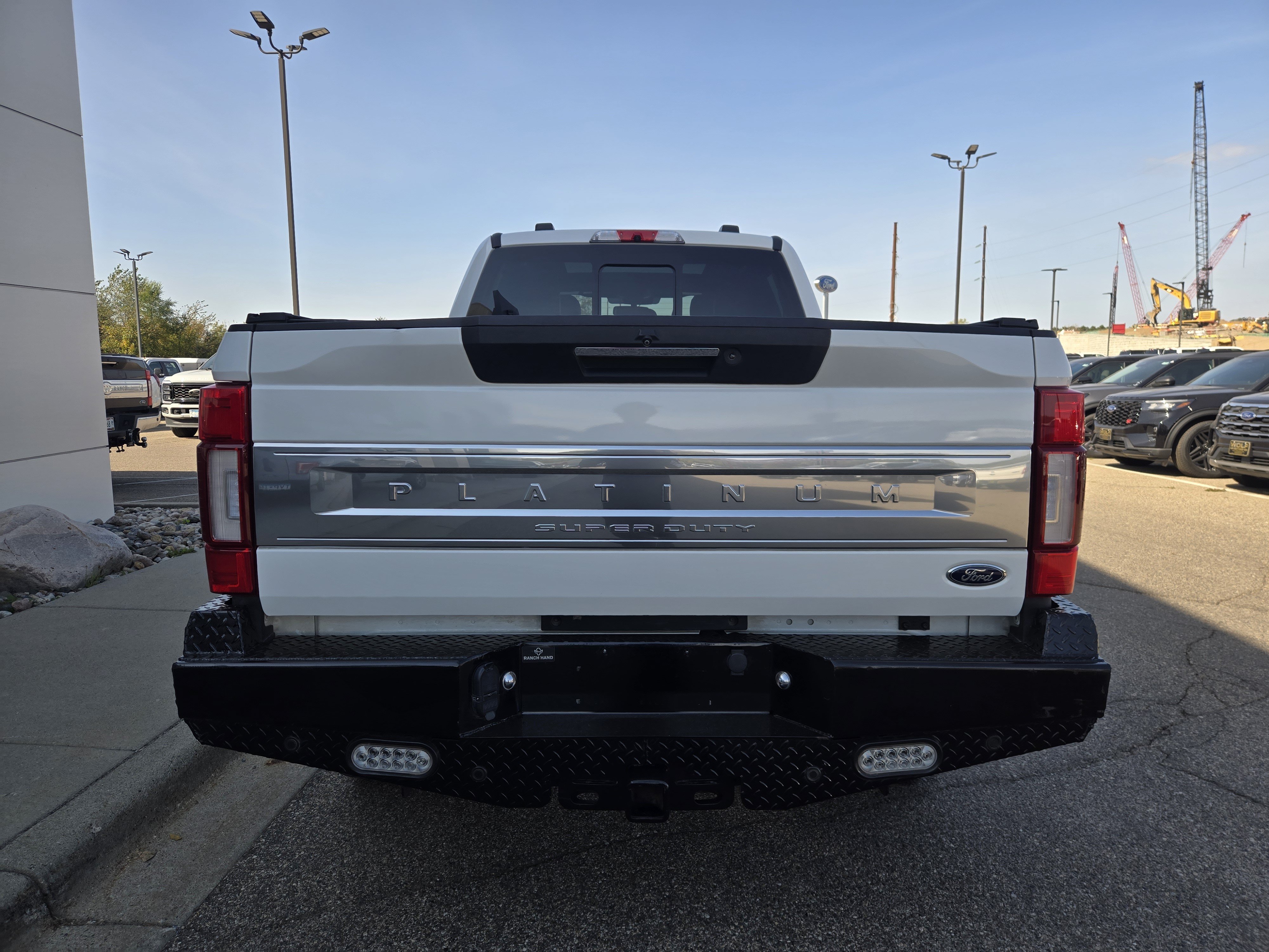 Certified 2022 Ford F250 Platinum w/ FX4 Off-Road Package AWD/4WD image 6