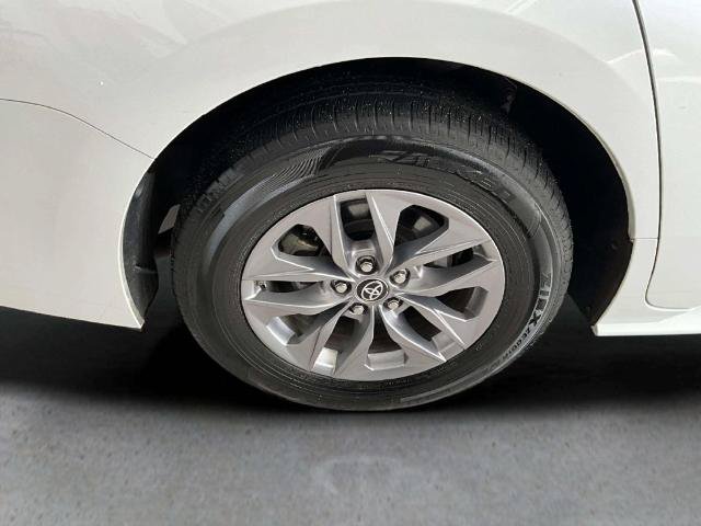 Used 2025 Toyota Sienna XLE FWD image 32