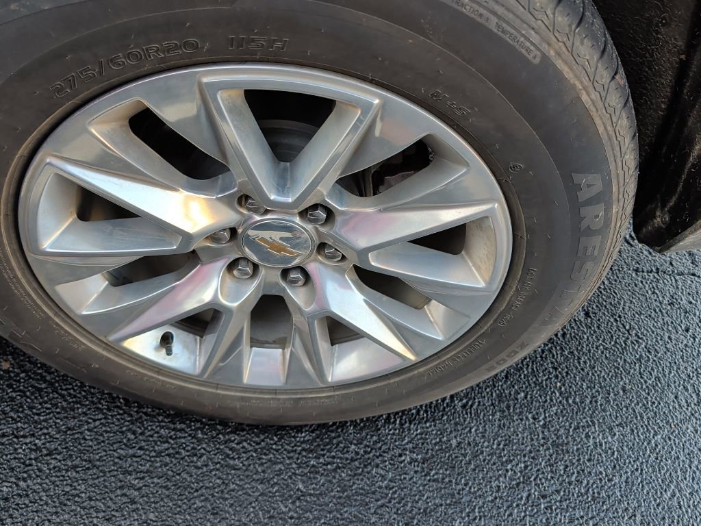 Used 2024 Chevrolet Suburban Premier image 5