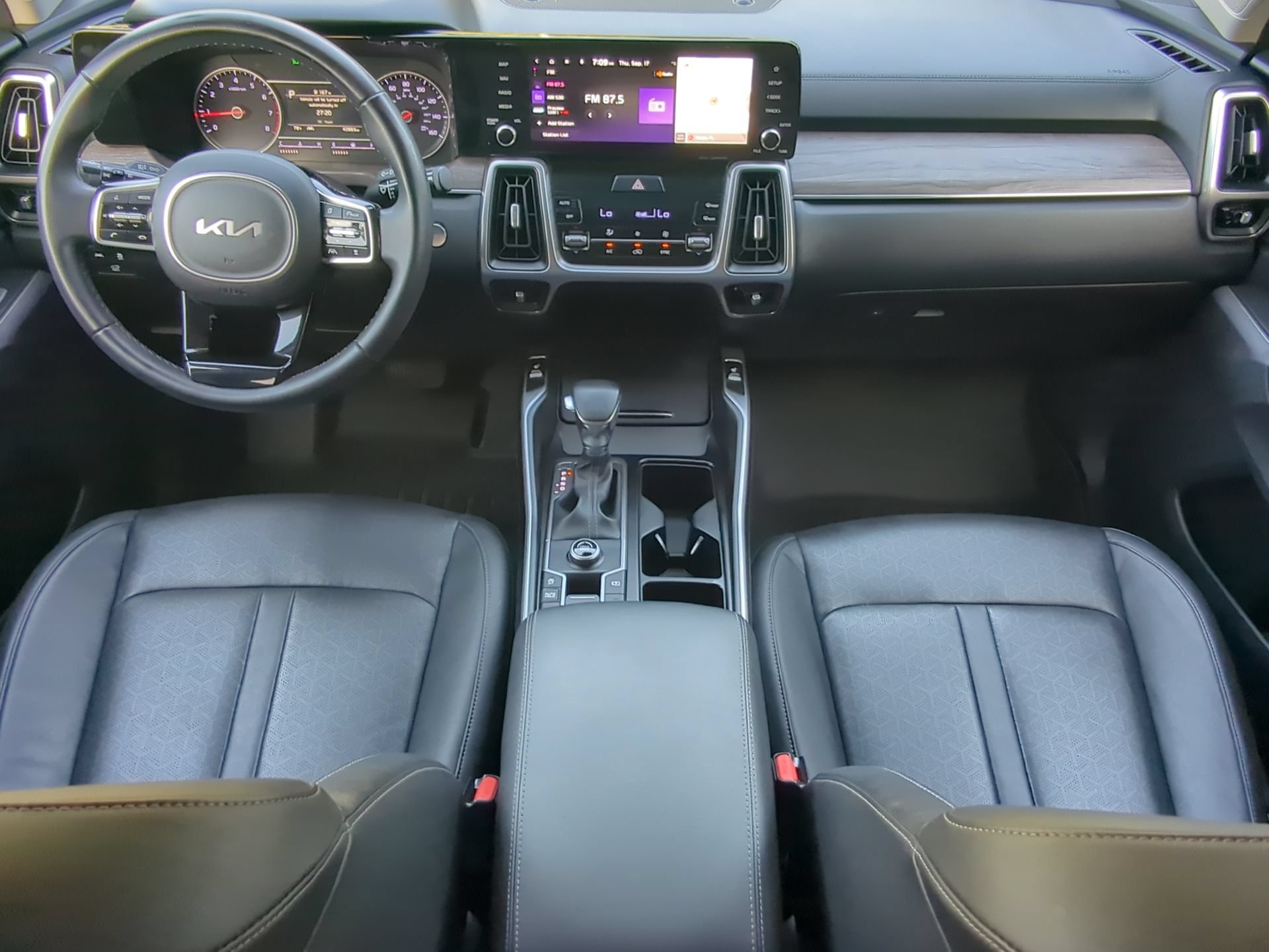 Used 2022 Kia Sorento EX w/ Panoramic Sunroof Package FWD image 49