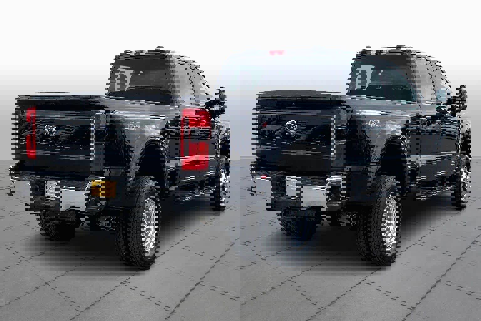 Certified 2025 Ford F350 XL w/ 360-Degree Camera Package image 12