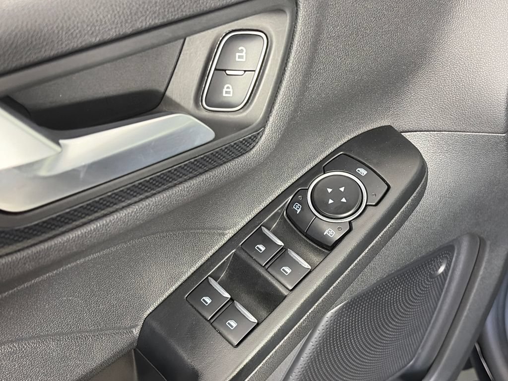 Certified 2025 Ford Escape ST-Line Select AWD/4WD image 25