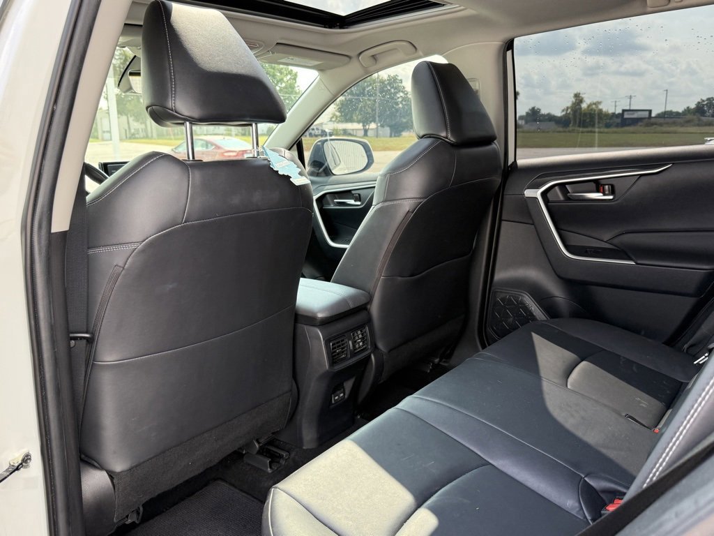 Used 2022 Toyota RAV4 XLE Premium image 13