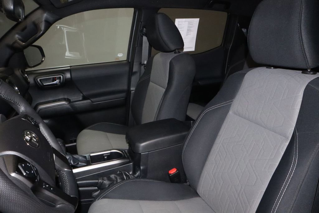 Used 2021 Toyota Tacoma TRD Off-Road image 23