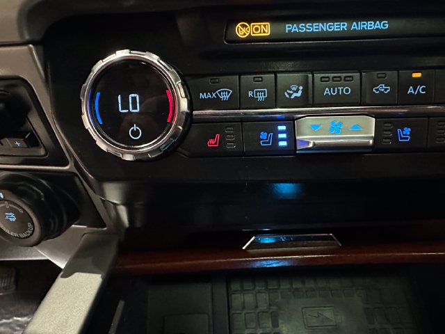 Certified 2022 Ford F250 King Ranch w/ King Ranch Ultimate Package AWD/4WD image 16