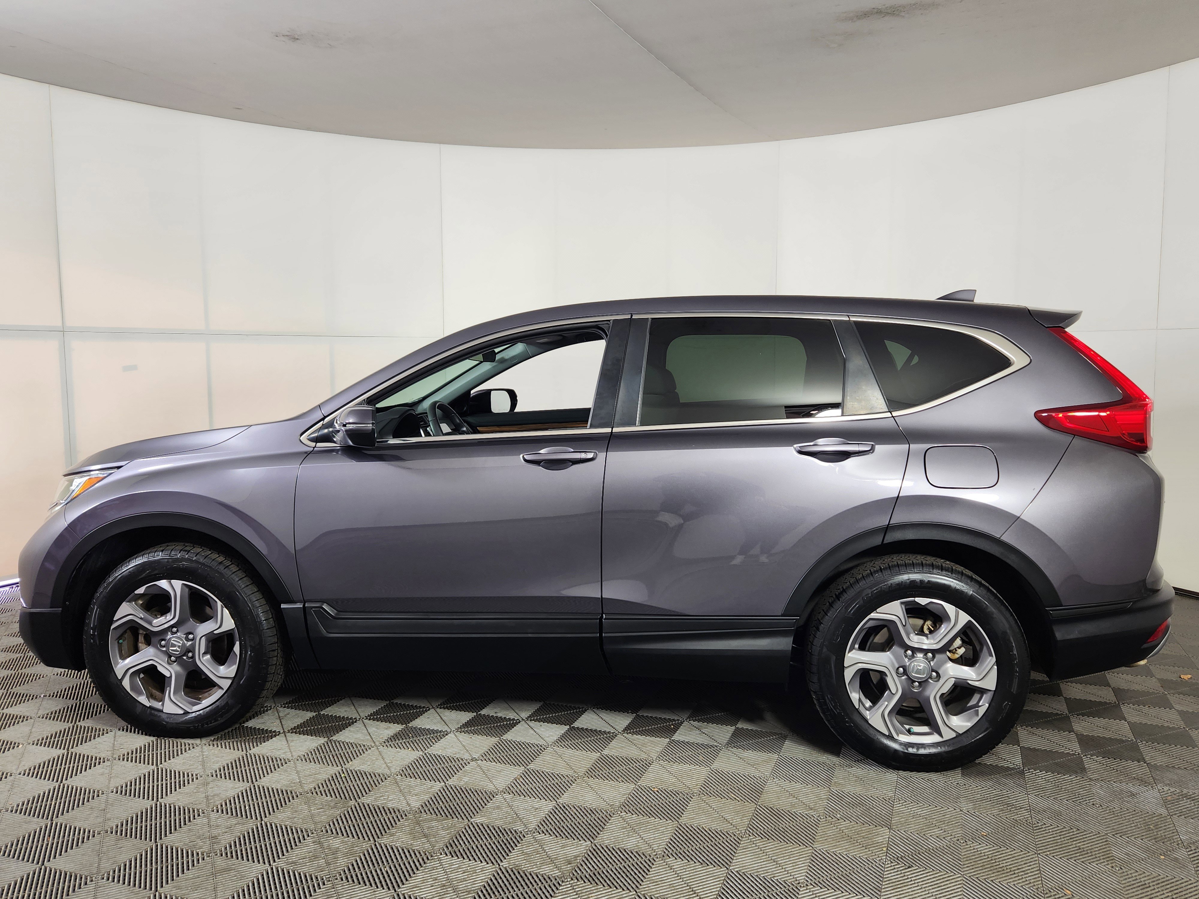 Used 2019 Honda CR-V EX image 2