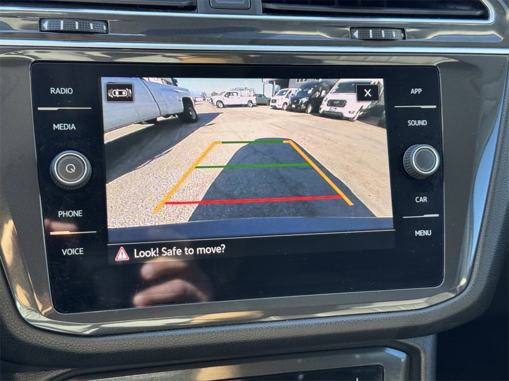 Used 2024 Volkswagen Tiguan SE image 11