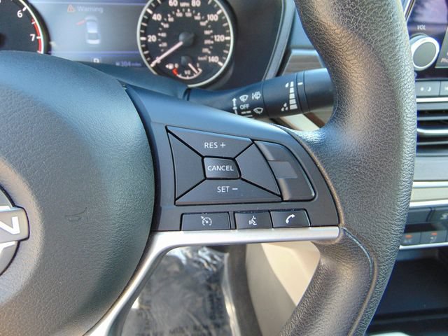 Used 2025 Nissan Altima 2.5 SV FWD image 17