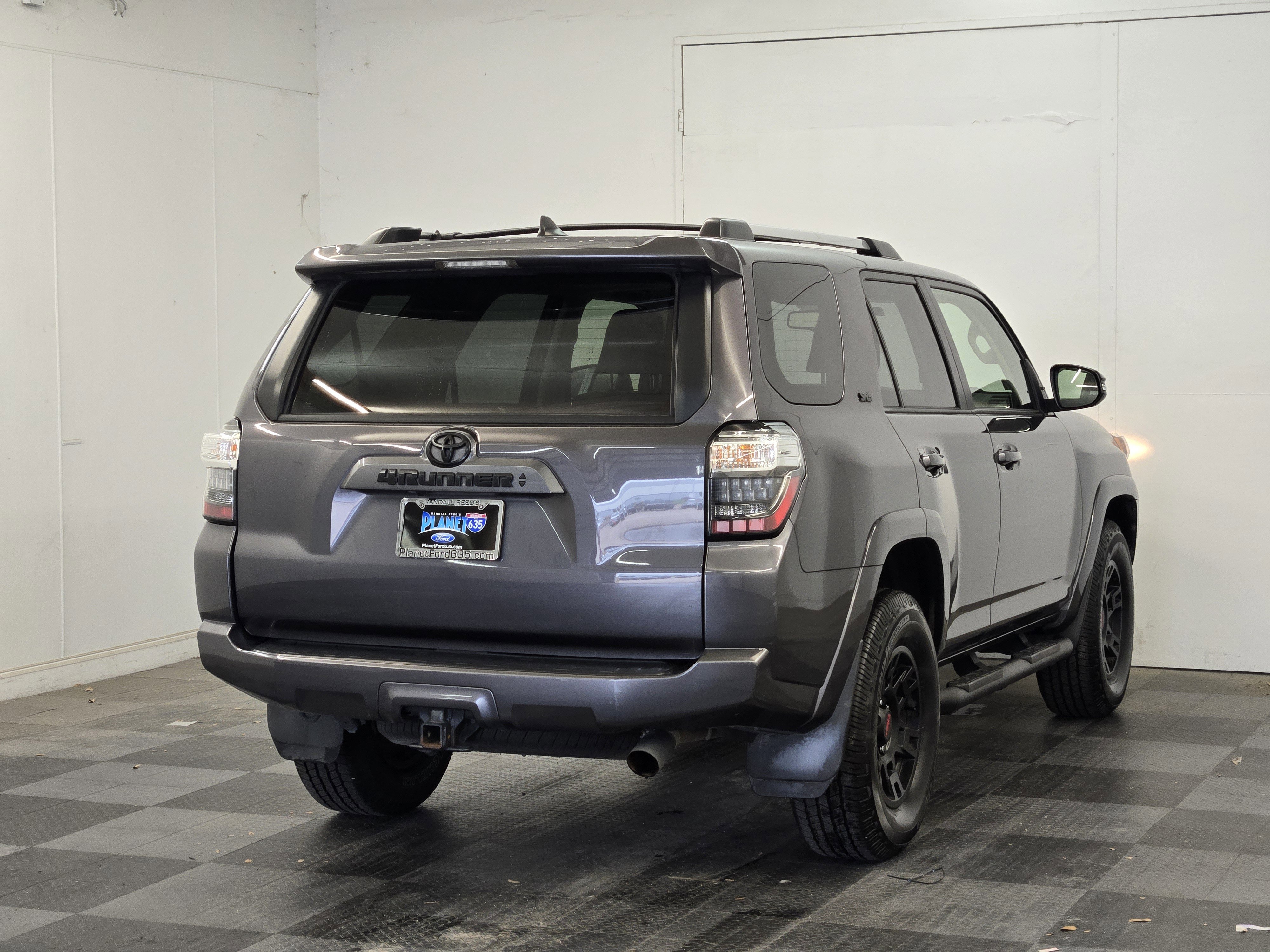 Used 2022 Toyota 4Runner SR5 Premium w/ Moonroof Package AWD/4WD image 7
