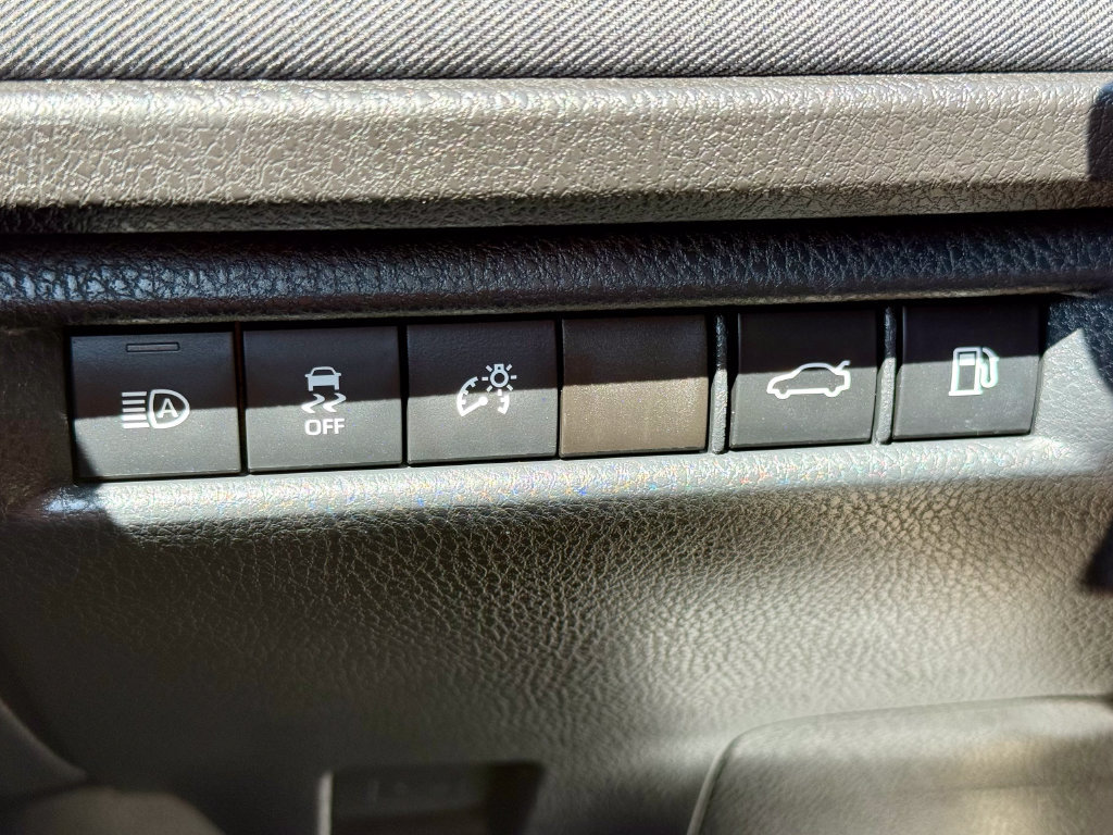 Used 2025 Toyota Camry LE FWD image 25