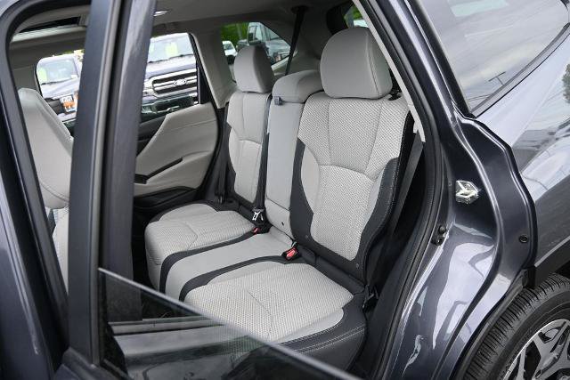 Used 2022 Subaru Forester Premium AWD/4WD image 25