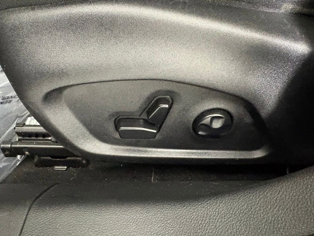 Used 2018 Jeep Compass Limited image 15