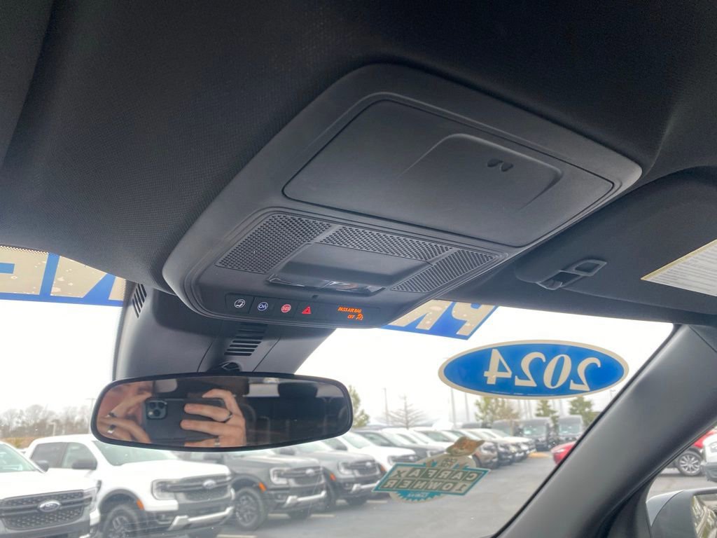 Used 2024 Chevrolet Traverse Z71 image 25