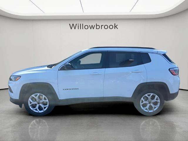 Used 2026 Jeep Compass Latitude AWD/4WD image 2