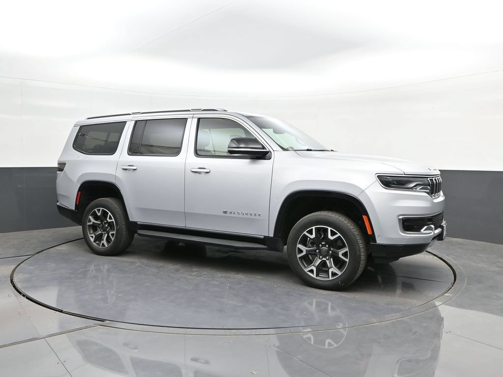 Used 2024 Jeep Wagoneer Series III AWD/4WD image 17