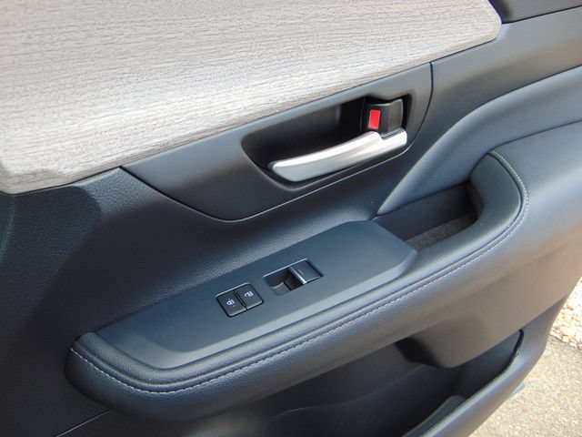 Used 2024 Toyota Grand Highlander AWD image 27