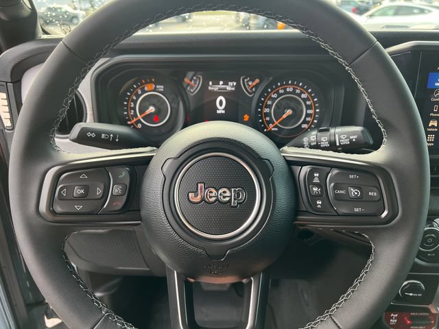 Used 2026 Jeep Wrangler Sport AWD/4WD image 15