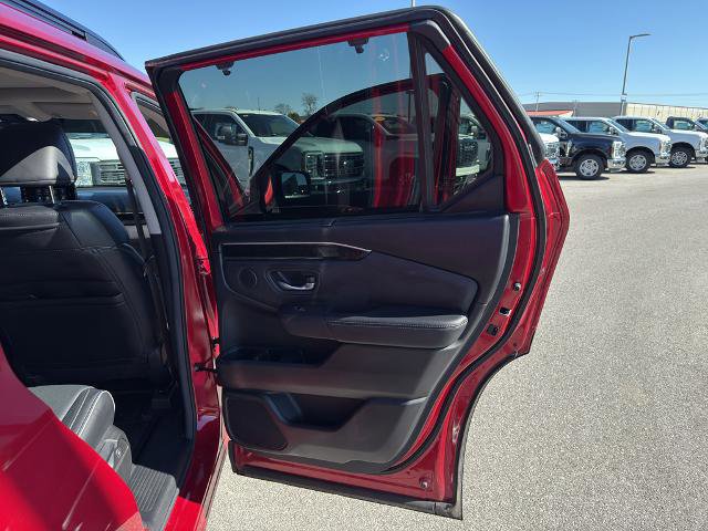 Used 2025 Honda Pilot Elite image 16