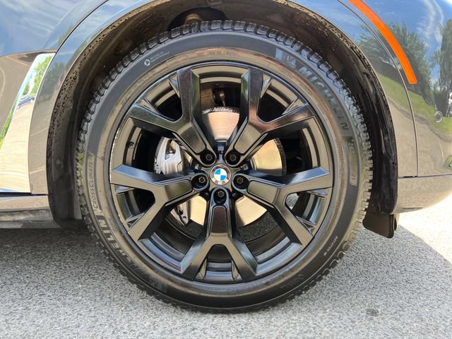 Used 2022 BMW X7 xDrive40i w/ Cold Weather Package AWD/4WD image 13