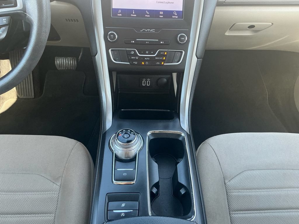 Certified 2020 Ford Fusion SE FWD image 20