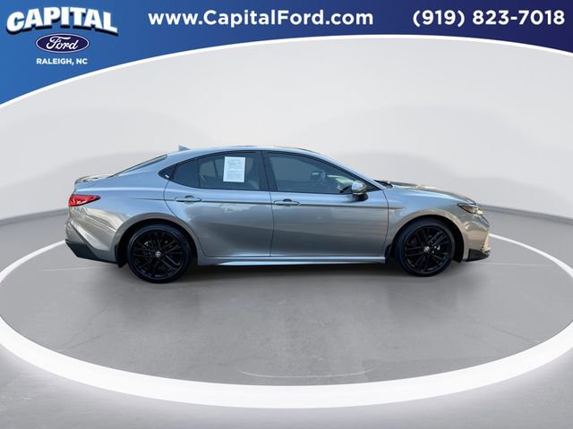 Used 2025 Toyota Camry SE FWD image 9