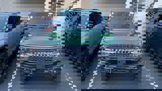 Certified 2025 Ford Bronco Badlands image 3