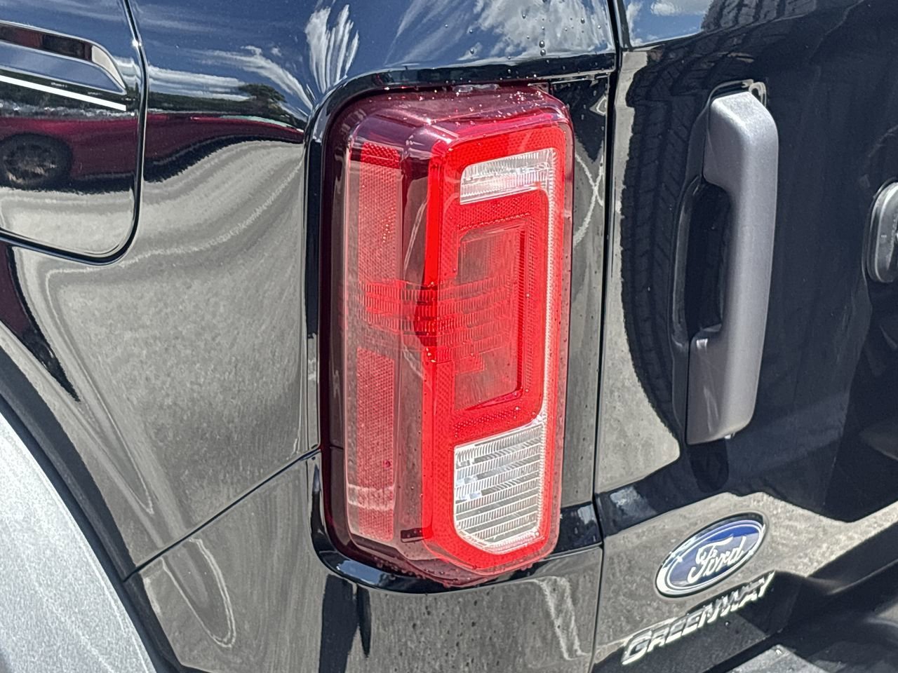 Certified 2025 Ford Bronco 4-Door AWD/4WD image 7