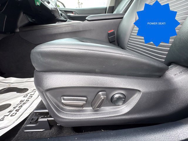 Used 2021 Toyota Camry SE FWD image 13
