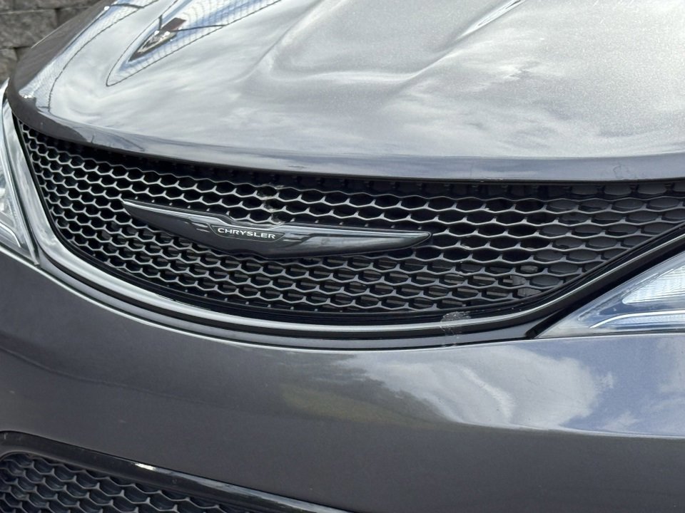 Used 2020 Chrysler Pacifica Touring-L Plus image 51