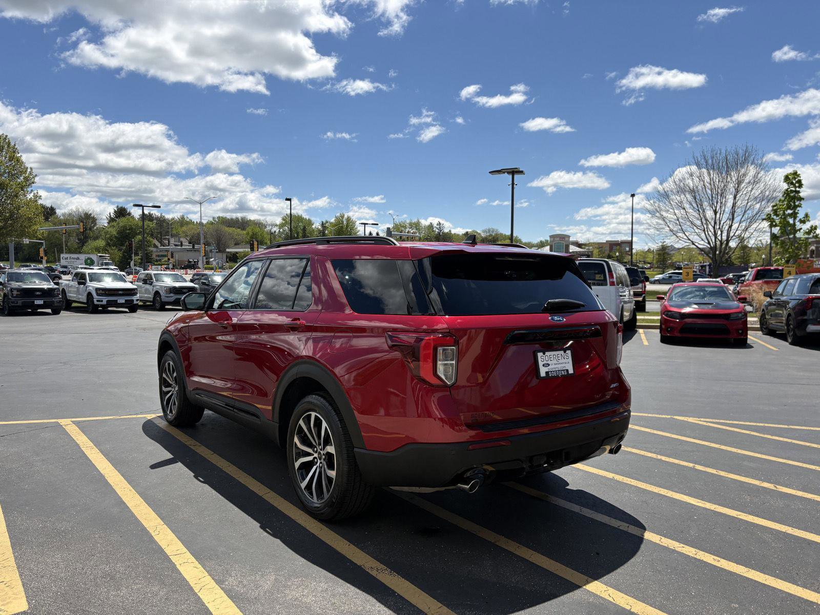 Certified 2023 Ford Explorer ST-Line w/ Class IV Trailer Tow Package AWD/4WD image 4